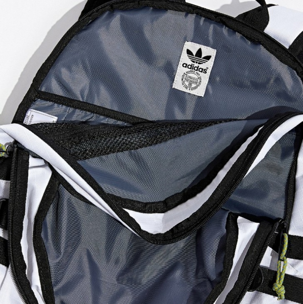 NWT MEN'S ADIDAS ORIGINALS BUNGEE BACKPACK - Picture 5 of 6